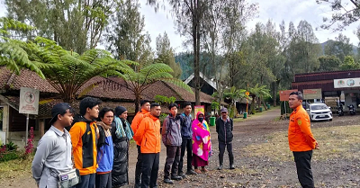 Pencarian Pendaki Hilang di Kawah Ijen Diperluas 1 Pencarian Pendaki Hilang di Kawah Ijen Diperluas