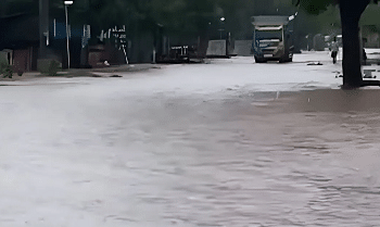 Banjir Rendam Permukiman Lereng Tambora