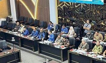 Baleg DPR Rapat dengan Kemendag-Kementan Bahas RUU Komoditas Strategis