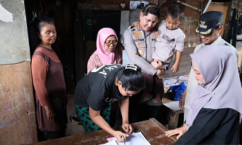 Bocah Pemulung Viral Dipulangkan Polisi ke Ibunya