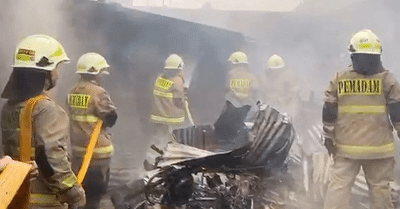 Kebakaran Kontrakan di Pulogadung Diduga Akibat Kebocoran Gas 1 Kebakaran Kontrakan di Pulogadung Diduga Akibat Kebocoran Gas
