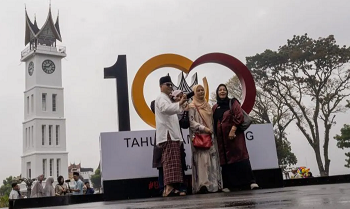 40 Negara Ikuti Seminar 100 Tahun Jam Gadang