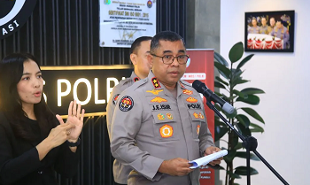 Kadiv Humas Polri Irjen Pol. Johnny Eddizon Isir