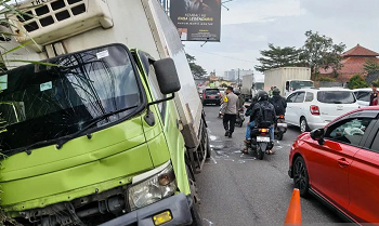 Truk Oleng di Nagreg, Satu Tewas