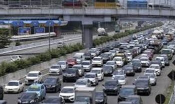 Senin Pertama Usai Libur Lebaran, Lalin Tol Arah Jakarta Padat