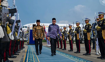 Anwar Ibrahim Tiba di Jakarta Temui Prabowo