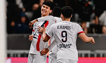 PSG Hancurkan Nice 4-0, Kembali ke Puncak