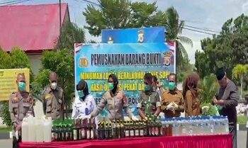 Polres Buru Musnahkan 2.169 Liter Miras Hasil Operasi KRYD