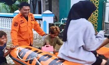 Pemkab Batang Evakuasi Warga Terdampak Banjir