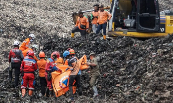 Tim SAR Temukan Satu Lagi Korban Longsor TPST Bantargebang