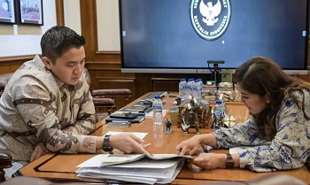 Seskab dan Menkomdigi Bahas Implementasi PP Tunas