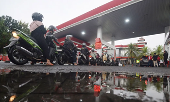 Pengamat: Perlu percepatan kendaraan listrik antisipasi harga minyak