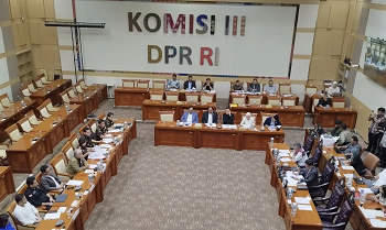 Jaksa Bantah Intimidasi Amsal lewat “Bronis” di DPR