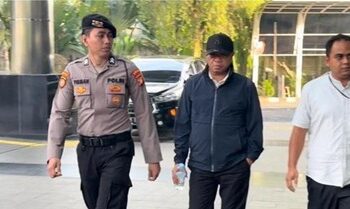 13 Orang Hasil OTT di Tulungagung Dibawa ke Jakarta, Termasuk Bupati Gatut