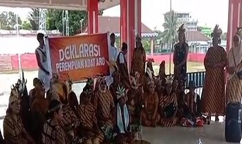 Konar Jar Dibentuk, Ratusan Perempuan Aru Long March Tanpa Alas Kaki