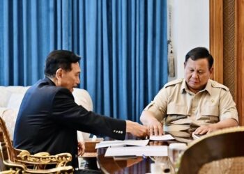 Isi Obrolan 4 Mata Prabowo dan Luhut di Istana
