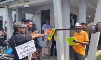 Polres MBD Gelar Rekonstruksi Kasus Pengeroyokan Jurnalis di Halaman DPRD