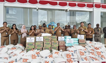 Kemendagri Salurkan Bansos Pascaperang Suku Jayawijaya