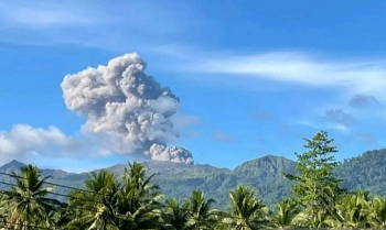 BNPB: Erupsi Gunung Dukono, Lima Pendaki Terluka