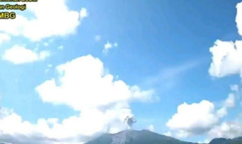 Warga Halmahera Diminta Siapkan Masker usai Letusan Gunung Ibu