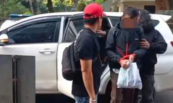 Polisi Tangkap Sopir Taksi Online Perusak Mobil di Tol JORR