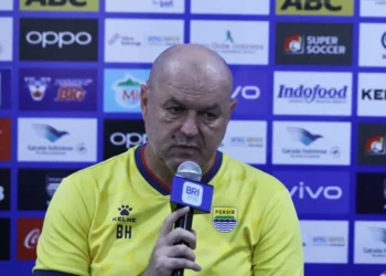 Hodak Waspadai Pertahanan PSIM Jelang Persib vs PSIM