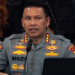 Polisi Selidiki Dugaan Pria Dilempar dari Lantai Dua di Jakbar 8 Polisi Selidiki Dugaan Pria Dilempar dari Lantai Dua di Jakbar