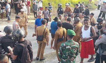Bentrokan Warga di Dobo Kembali Pecah Saat Prosesi Perdamaian Adat Berlangsung