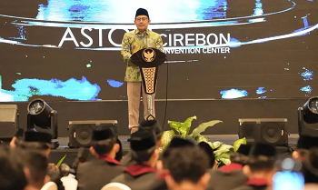 Menko PM Lepas Lulusan Pesantren Kuliah ke China hingga Tunisia