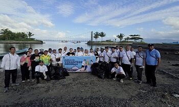 Peringati Hari Lingkungan Hidup Sedunia, PLN UIW MMU Gelar EVP Bersih Pantai di Ambon dan Masohi