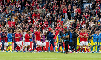 Eriksen Kolaps, Laga Denmark vs Ukraina Dihentikan