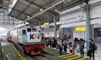 Kebakaran Dekat Tanah Abang Ganggu Perjalanan KRL