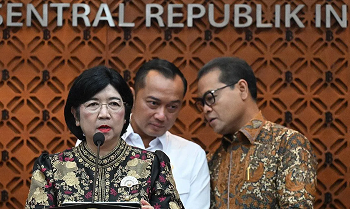 Ekonom: Gubernur BI Baru Harus Berperan Jaga Kurs Rupiah 7 Ekonom: Gubernur BI Baru Harus Berperan Jaga Kurs Rupiah