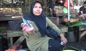 Harga Ikan Turun, Bawang Putih Naik di Pasar Mardika Ambon