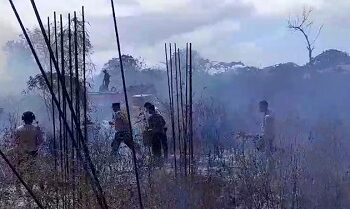 Api di Tiakur Padam dalam 70 Menit, Polisi dan Damkar Cegah Kebakaran Meluas 4 Api di Tiakur Padam dalam 70 Menit, Polisi dan Damkar Cegah Kebakaran Meluas